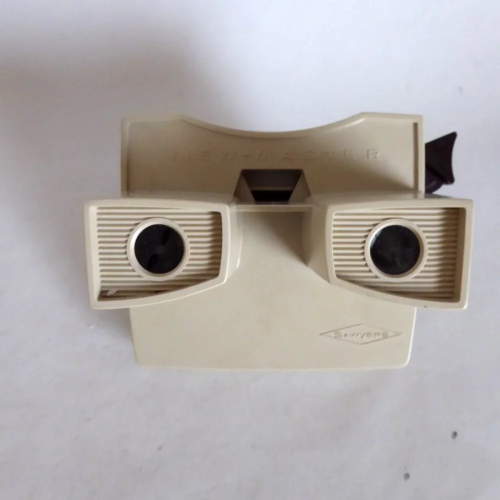 VINTAGE 1951 VIEW MASTER SAWYERS PROJECTOR MOON LANDING FLINTSTONES 14 REELS